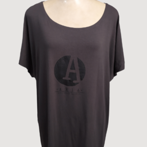 Camiseta Maya com abertura nas costas