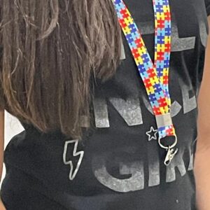 CORDÃO DE GIRASSOL E QUEBRA CABEÇA DUPLA FACE